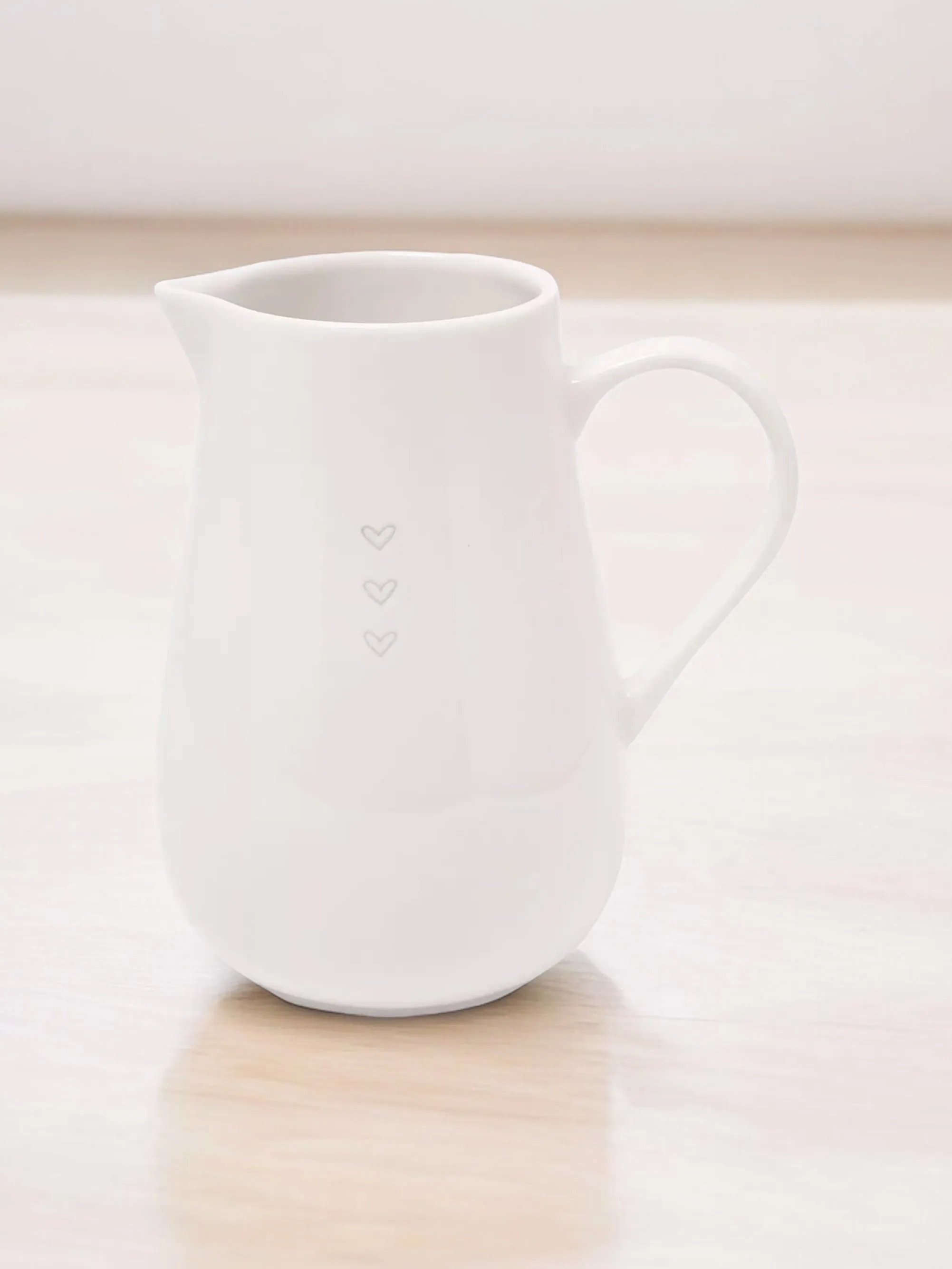 Beige Moments White Jug - 3 Hearts