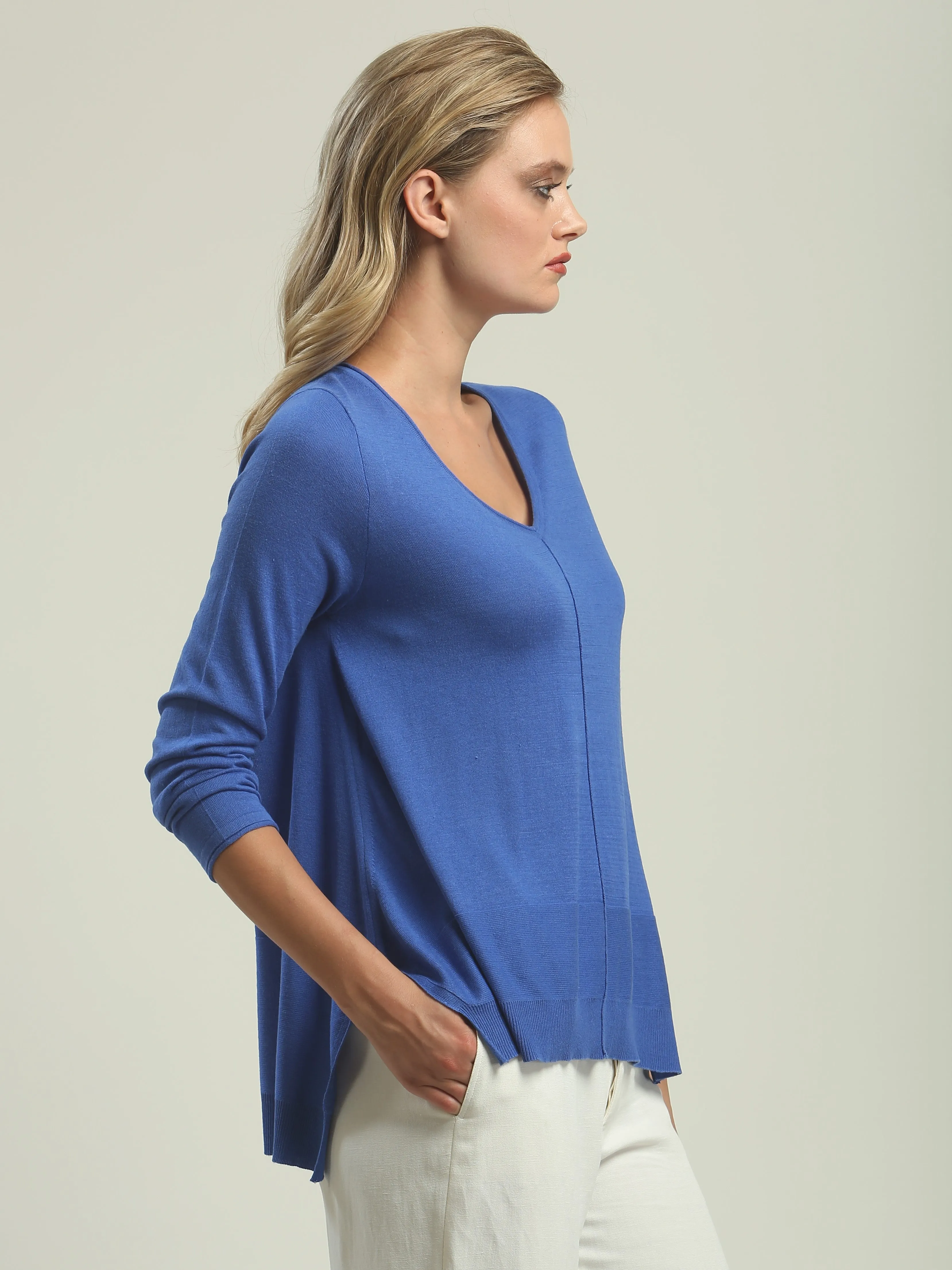 Detailed Hem V neck Pullover