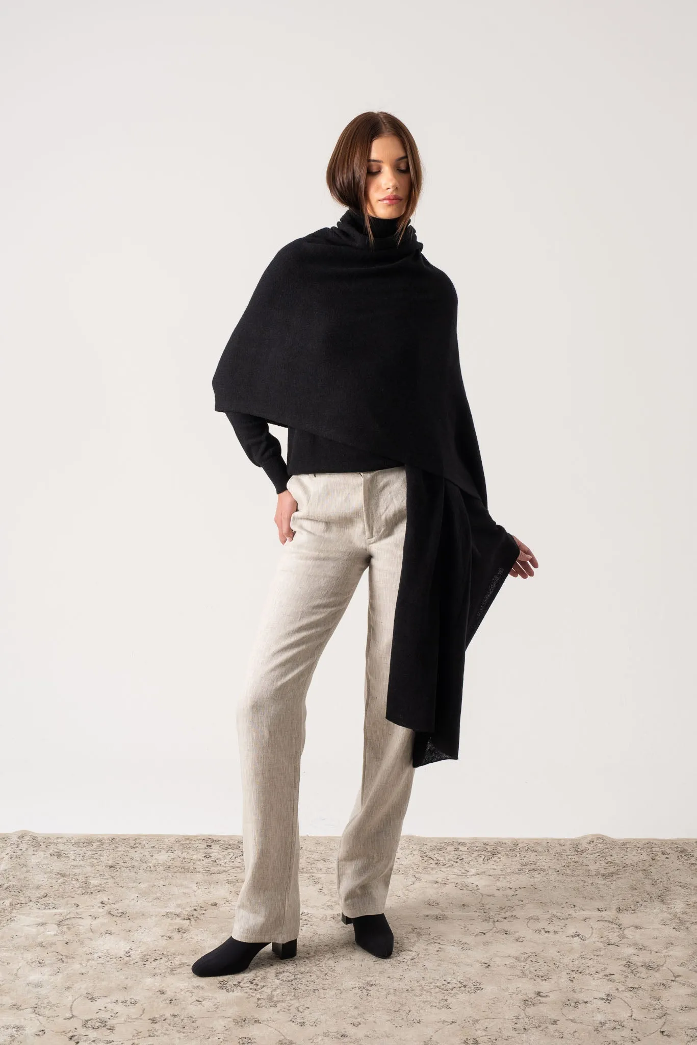 Fluire 100% Cashmere Wrap Black